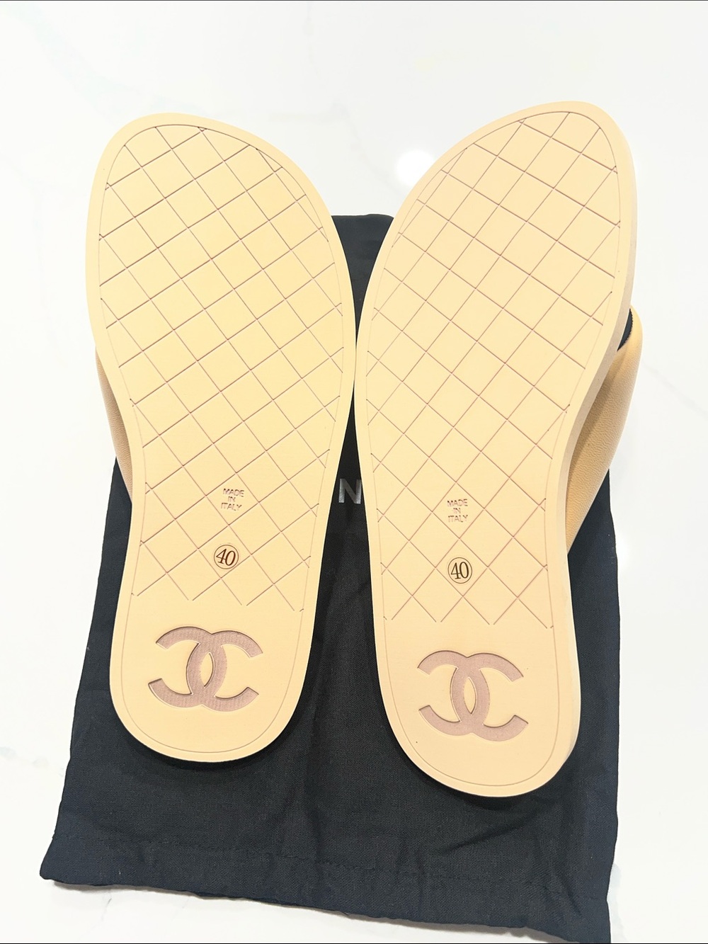CHANEL Womens Beige and Black Padded Thong Sandals - Picture 3 of 4